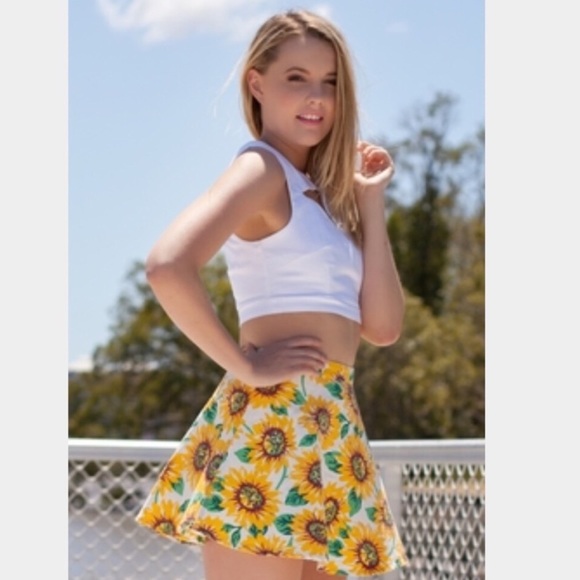 American Apparel Dresses & Skirts - American Apparel Yellow Sunflower Denim Skirt
